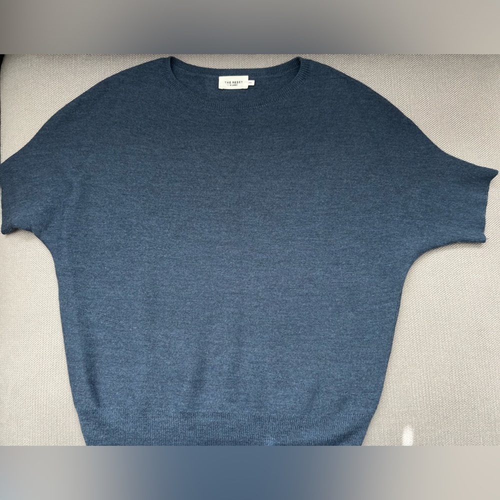 The Reset R Label Essential Pullover Top - Picture 6 of 10